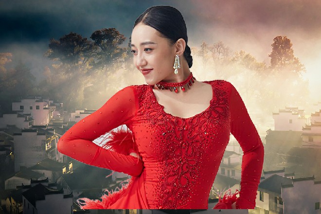 所以这两三天时间,它们把其他电影全清空,从早到晚只安排《超体》的放映工作。