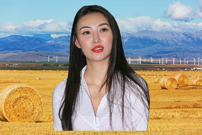 “对了,如果你想走捷径,我也可以帮忙,只要你愿意付出一点小小的代价……