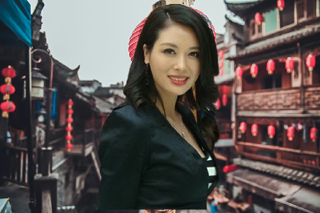 韩易没好气道:“说我们跟导演一起泡澡堂子,连他身上有……几块腹肌都一清二楚?