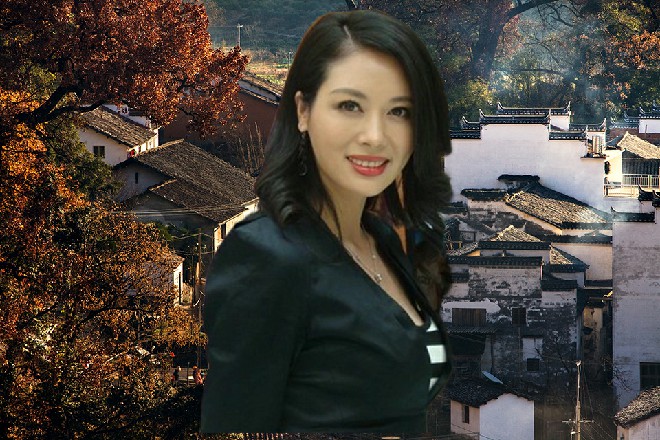 黎姝灌了口红酒,脸上绽放一抹惊心动魄的笑容,“所以女人自己一定要坚强。
