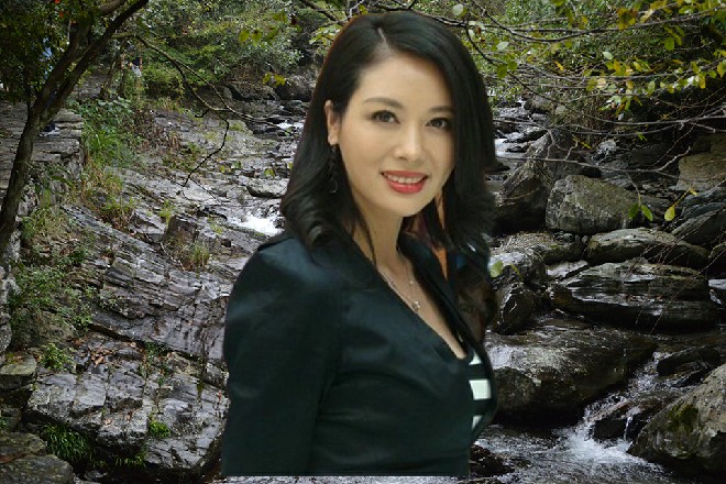 发呆、失神,那是常事。不过当镜头扫过,每个人都是神采奕奕,专注认真的样子。
