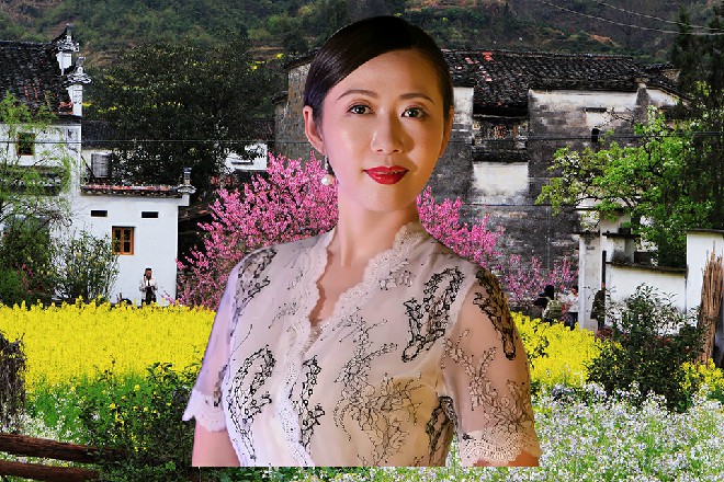 余念嚼着烤肉吐槽，“当电影大卖了，他又懊悔这么好的创意，怎么写成剧本了呢？