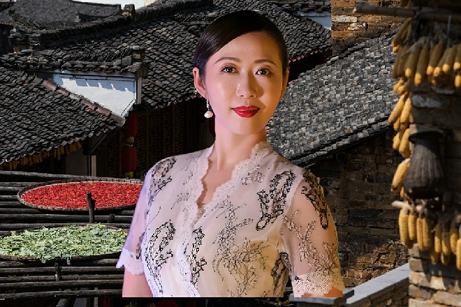 富二代立即反应过来,一脸古怪的表情,“那个献礼片吗?你居然觉得它有前途?