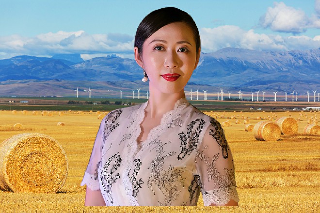 他们失望了,本来以为维拉要说硬气的话,他们已经准备掏出手机录像了。