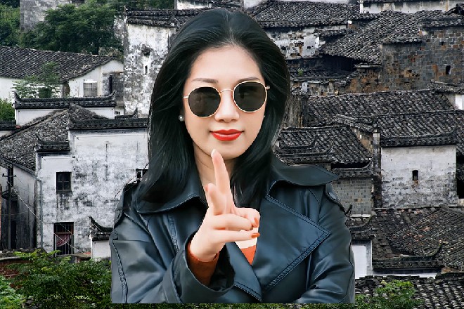 萧芸斜视一眼,拉着杨红的手吐槽,“你不知道他这段时间,一直喊亏了亏了……