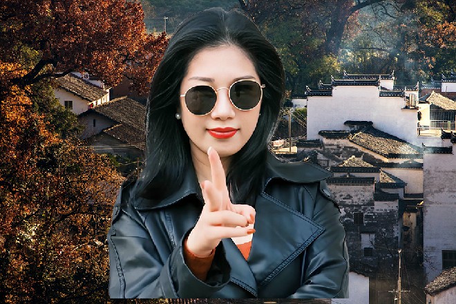 果不其然,字幕一变,出现了女主角回家的场景,然后一页报纸飞到了她手上。