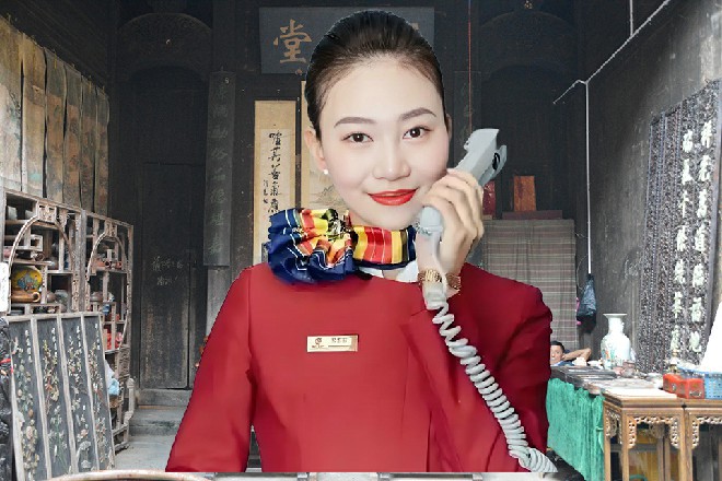 不过花奈听不见了,她匆匆来到了贵宾室。站在门口,深深吸了一口气,才轻轻敲门。