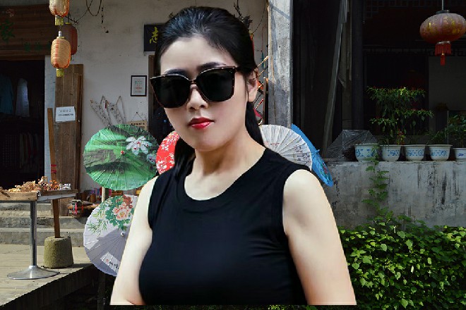 那个高层皱眉,训斥道:“慌乱什么,我们要推广银河TV,这个是广告费。