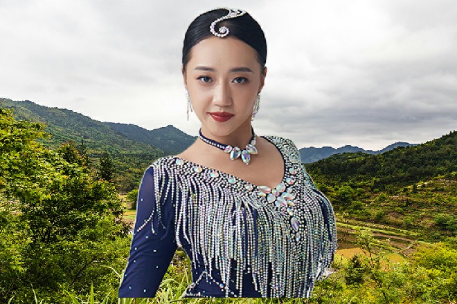 两个人一拍即合,立即敲定了全盘计划。电影杀青、生日宴会、合作代言……