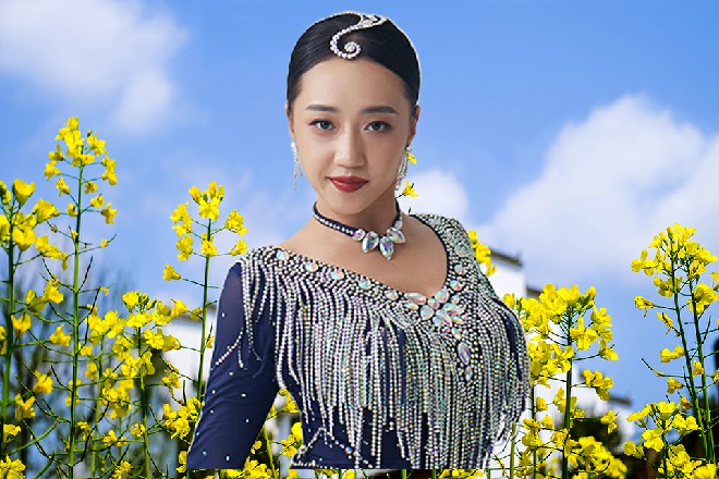 “至于少年,大家不知其来历,揣摩应该是传说中的,海外异人剑仙之流……