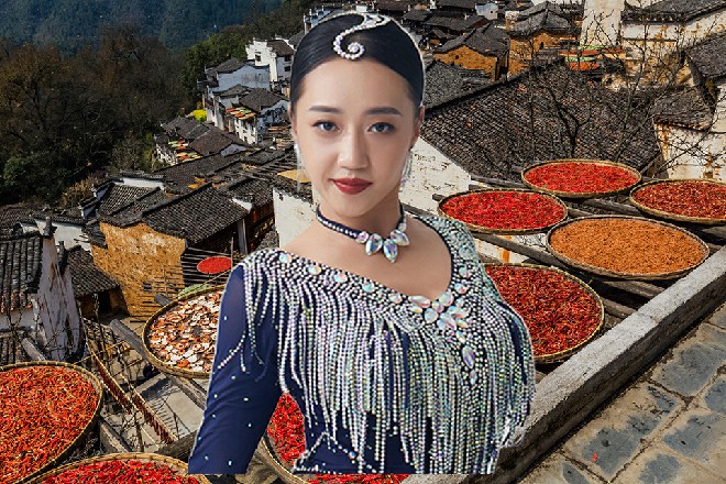 就在这时,绝对舞力牵起了虞妲的小手,两人并肩在T台上,迈着轻盈的步伐,走向了尽头。