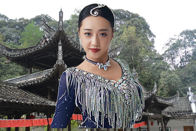 “悠着点,小心是仙人跳。余念表情古怪提醒,“如果闹出什么动静,就是丑闻了。