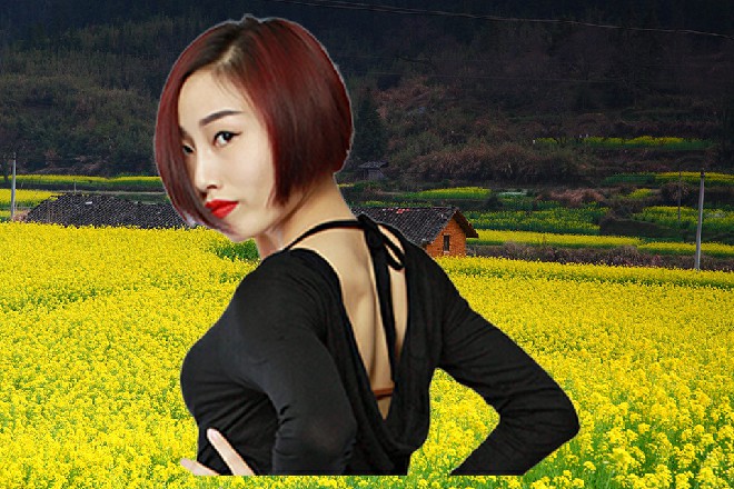 棱角、锋芒、傲骨,全部消失不见了。取而代之的,却是……流量明星的风范。