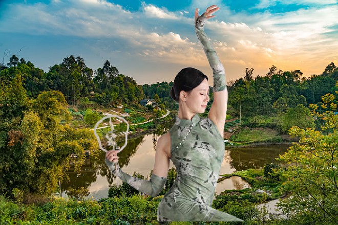 维拉摇头道:“主要是合同的条款太苛刻了,签了基本没自由,很难解脱。