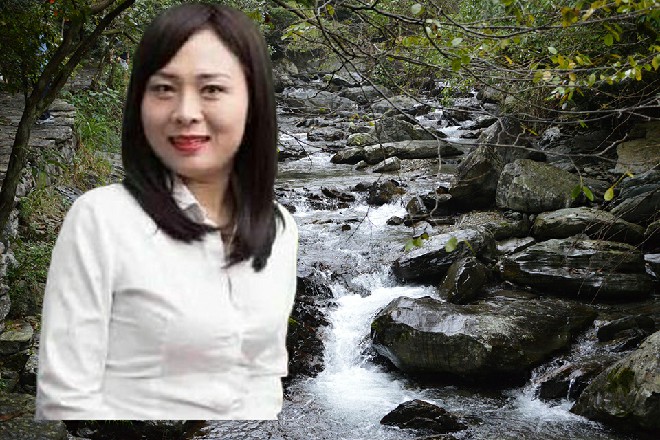 胖子导演转身,四十五度角抬望,颇有诗意道:“希望无处不在,隐藏在我们的心里。