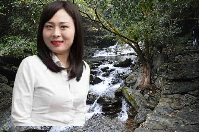 与此同时,旁白画外音,浑厚清晰,连同一个个字幕,一同涌入了他们的眼帘。