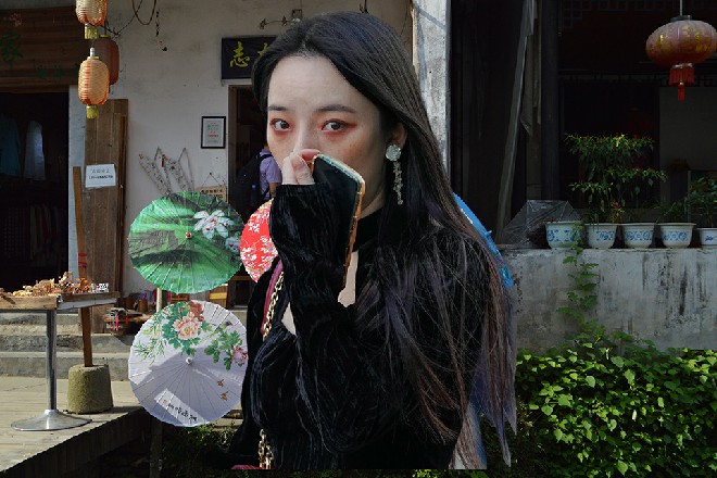 可是没人搭理她,这让她更恼火,“喂,火烧眉毛了你们两个还有心情美容养颜?