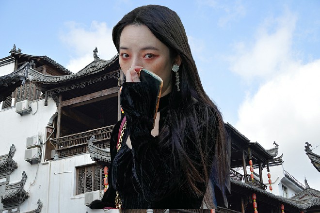 两人正式开始了“同居的生活。开始的时候，两人基本是早出晚归，见面的机会不多。