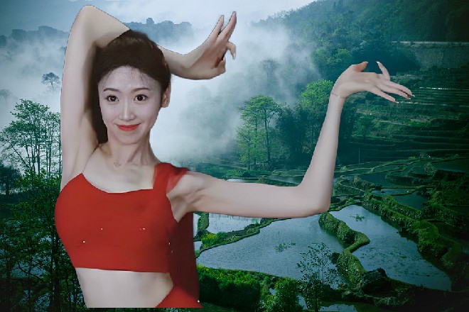 洛天幕笑道:“刚才,就是他提议,让我继续拍《银河8》,这是在向我下战书!