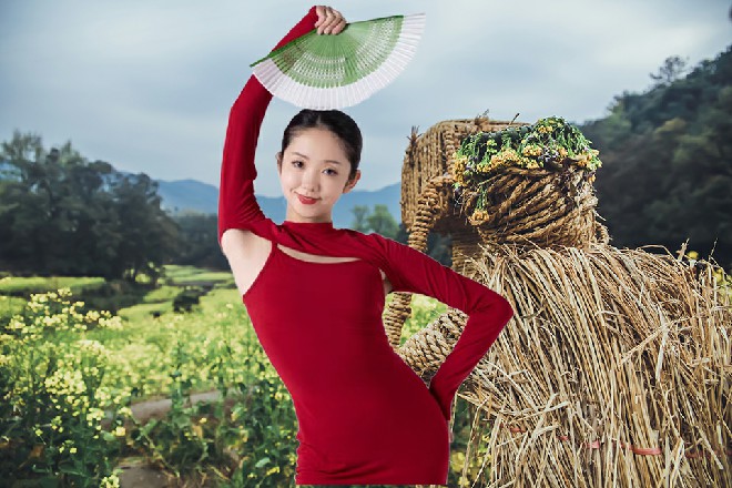 可是明知道，这个大导演霸道，口碑不怎么样，她还要抱着侥幸的心理与对方合作。