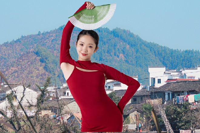 一瞬间,余念有几分明悟,“不会是这个孙……导演,也加盟时代了吧?