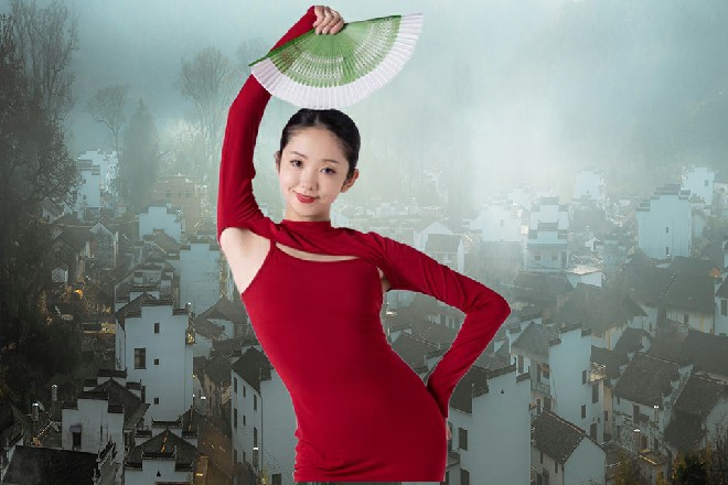 所以她们的经纪人鼓励她们,一定要努力争取,哪怕希望再怎么渺小,也不要放弃……