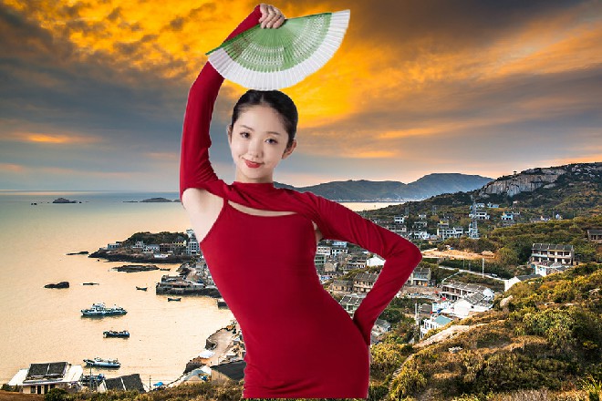 再不济,也会形成一股热潮,霸占话题榜单。《超模》上映,估计一点波澜也不起。