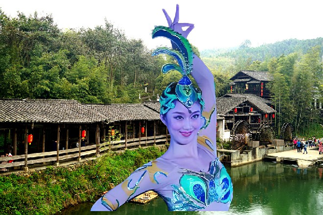 庆幸的是,绝对舞力也算是行业中的重要人物,走出电影宫的时候,也有一些记者围上来。