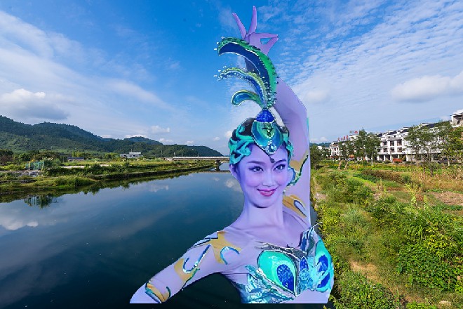 “信,我当然信,所以听你的,一定派人盯梢。苏哲的语气,充满了敷衍。
