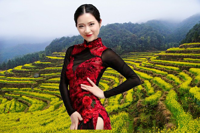 其中为首的是个小麦肤色，身腿比例十分惊人，浑身散发出野性魅力的异域美女……