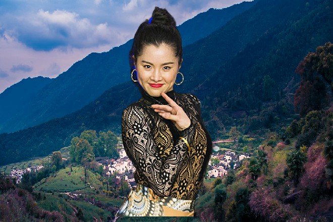杨红瞪了JM假面一眼,然后转移了话题,“青柠,夏离现在还呆在你家里是吧?
