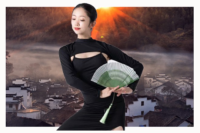 杨红严肃道：“刚才我故意淡化了云腾财团的存在，就是担心大家绝望……