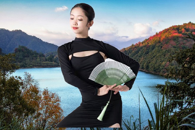 对此,他不以为意。每个人都有自己的选择,他又不是对方的父母长辈,怎么可能干涉。
