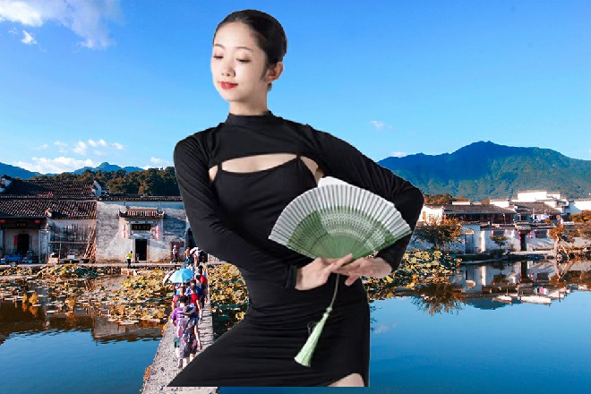 出发前的一个晚上,林加羽把黎姝叫出来,开着车子来到了荒野之中,点燃了一堆篝火。