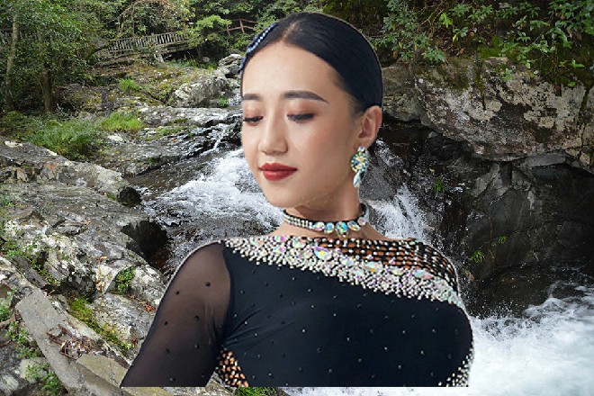 这意味着,虚拟歌姬“怜儿的曲库,经过了天籁公司的授权,不存在任何问题。
