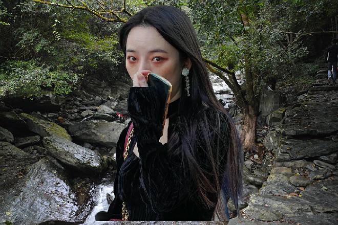 洛天幕笑道：“刚才，就是他提议，让我继续拍《银河8》，这是在向我下战书！