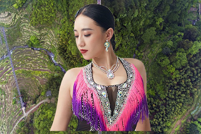 “大家看清楚了没有?JM假面站直,提起话筒问道:“要不要我再演示一遍?