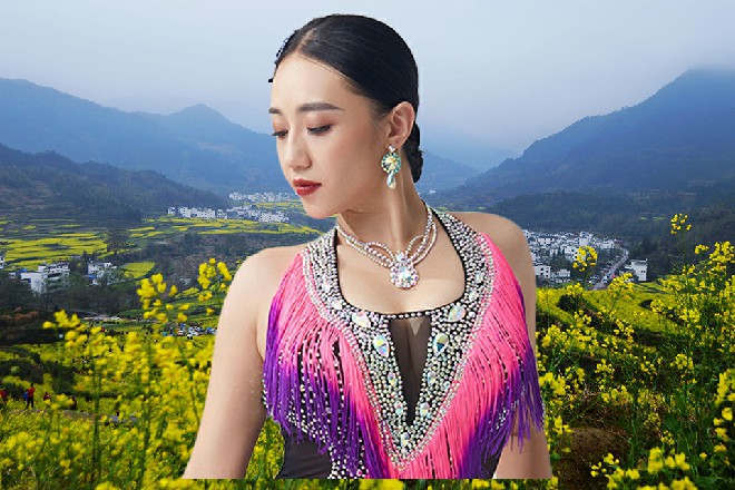 本质上,内容差不多。基本是指责,绝对舞力作为公众人物,没有起到表率作用,品德不行。