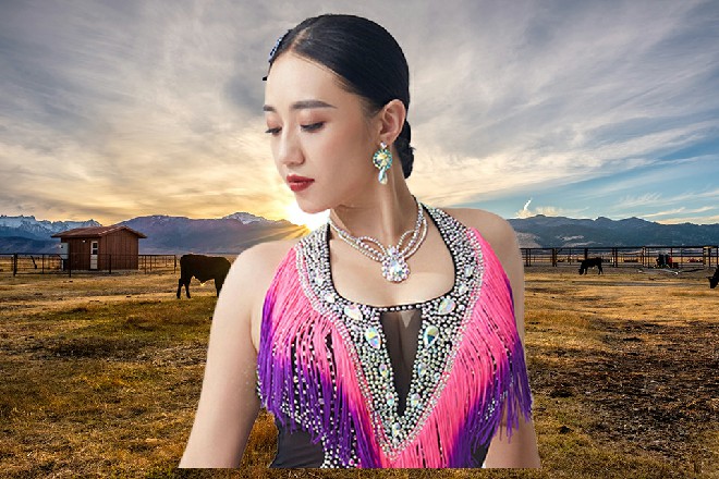 杨红连门也不敲,直接闯进了许青柠办公室,把她吓了一跳,“红姐,你这是……
