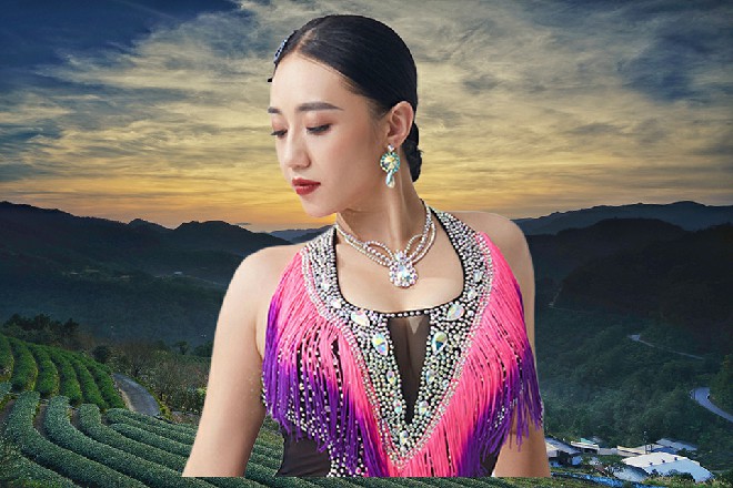 “哈哈,也行。绝对舞力目光一转,从善如流,“那我就先讲一讲,我对电影的构想。