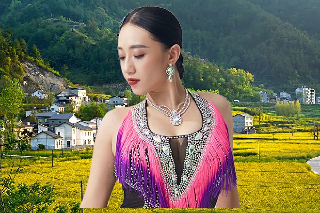 周父有不同意见,小声道:“在力所能及的时候,还是可以冲一下的,他做的不错……
