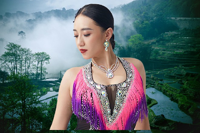 大家相信他有这个资格,也有这个本事,执掌《银河》系列片,并且把电影拍得很精彩。