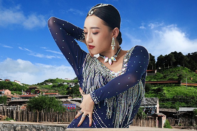 如果是他自己上,一旦有什么肢体冲突,晚上头条肯定是他怒而打人的消息。