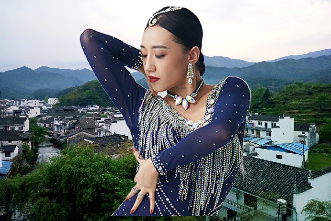 看了一遍,她把下文件,捏了捏眉心,又重新拿起来,反复打量了好几遍才罢休。