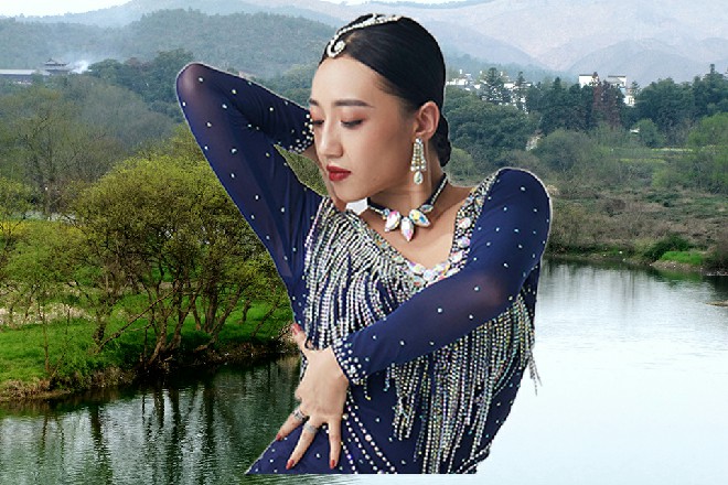 这让祁青希傲然,高傲得像是白天鹅。看她暗中自得的样子,小助理真不忍心拆穿。