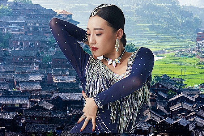 “韩老师,好久不见了。Spop想到对方的身份,有些意外的同时,也不失礼貌回应。