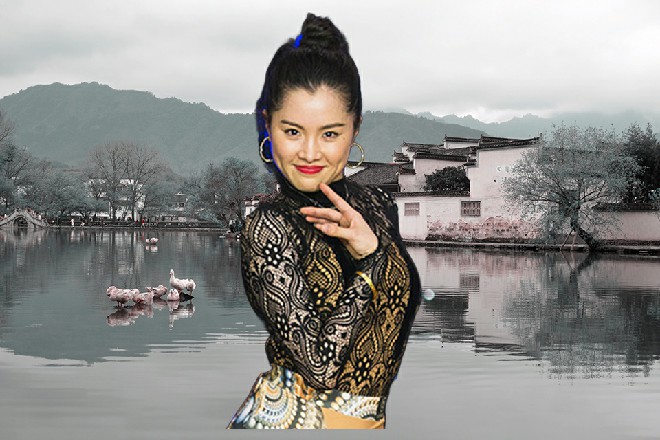 毕竟汤源，可是有几部火热电影打底。在行业之中，早摘去了新晋导演的头衔。