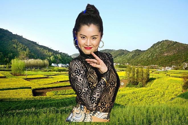 祁洪象只谈计划,没提自己什么背景。不过料想,爱乐城的一帮高层,也不是脑残。