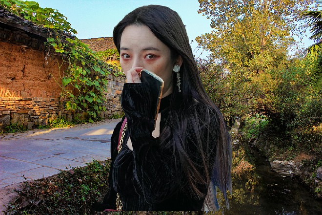 另外一个影评人深以为然,也是赞不绝口,“8分钟,自成一个世界,想法非常高明。