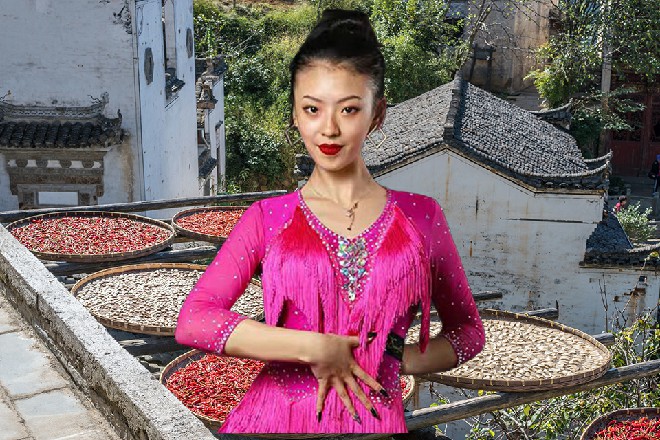 这人摇头道:“这些当导演的,脾气真是够怪的。好端端的,玩什么消失啊。